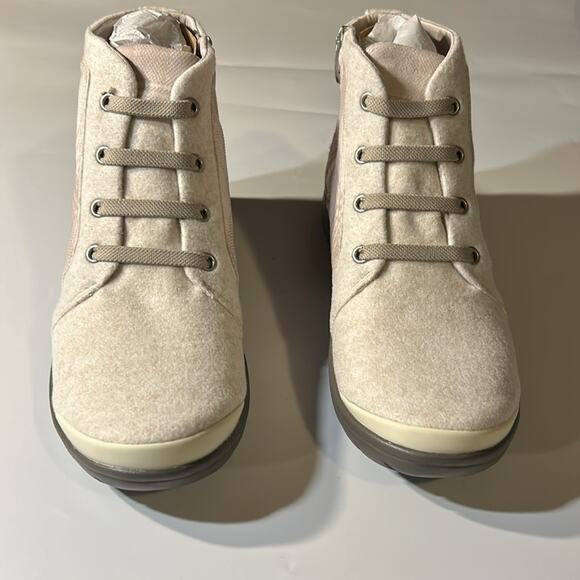 NIB BZees Washable Kick Back Ankle Boot Taupe Size 9.5 M - Picture 6 of 9